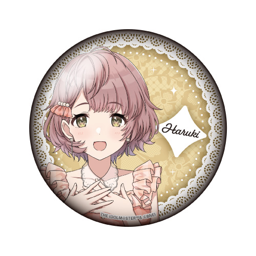 [申込期間：2025年9月30日迄]76mmBIGホログラム缶バッジ～描き下ろしver.～（コメティック・郁田はるき）〈でらます×アイドルマスター シャイニーカラーズ〉